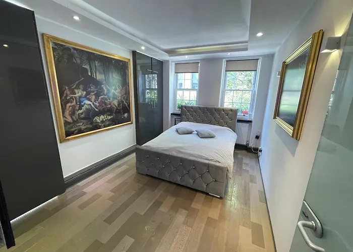Covent Garden Two Bedroom Flat