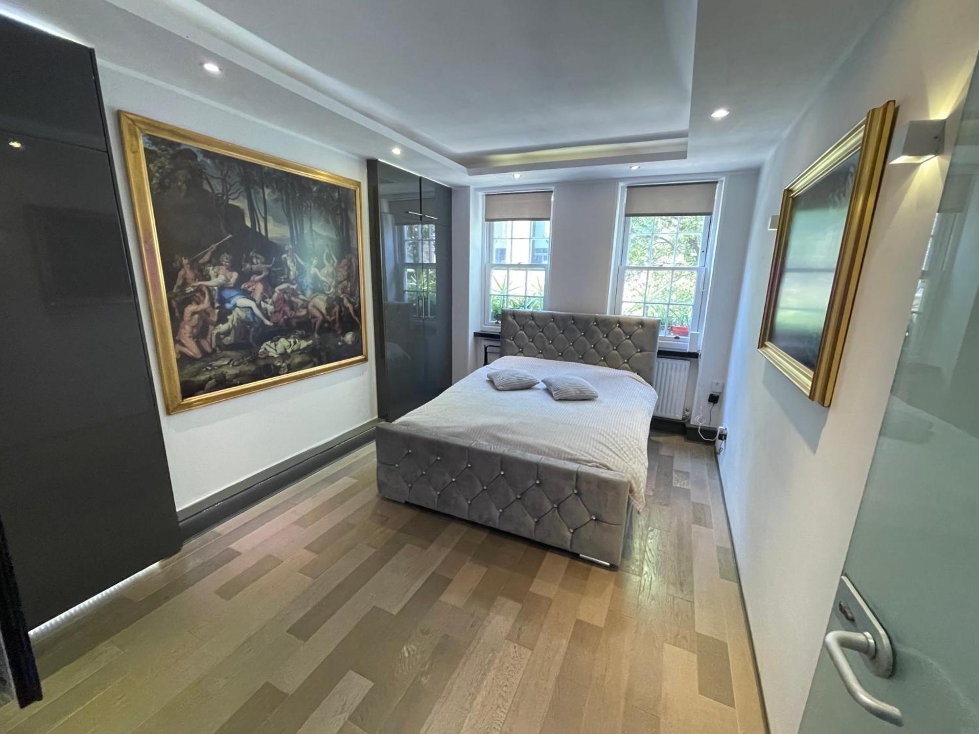 Covent Garden Two Bedroom Flat * London